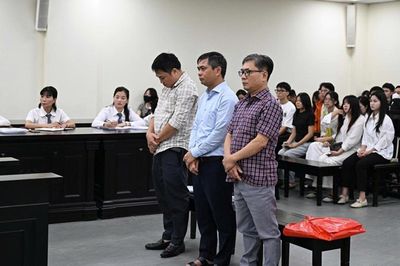 Cựu Hiệu trưởng Trường Cao đẳng Du lịch Hà Nội lĩnh 3 năm tù vì giữ lại tiền hỗ trợ sinh viên