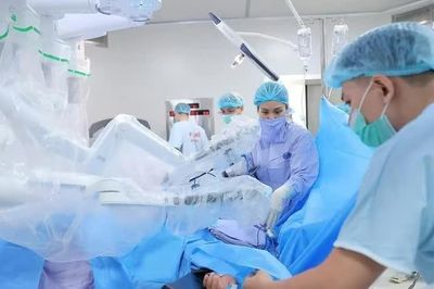 Tái tạo đường tiêu hóa cho người bệnh do uống nhầm thuốc tẩy bồn cầu