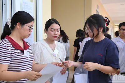 Chuẩn bị Kỳ thi tốt nghiệp trung học phổ thông năm 2027: Thử nghiệm và thí điểm thi trên máy tính