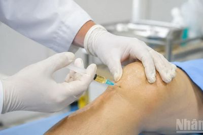 Cẩn trọng trong việc sử dụng tế bào gốc điều trị khớp gối