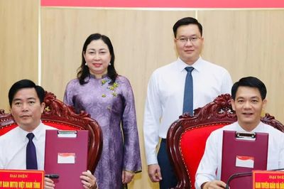 Bàn giao nhiệm vụ công tác Dân vận