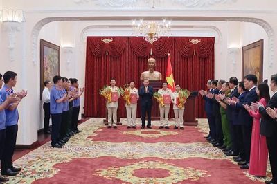 [Video] Tổng Bí thư, Chủ tịch nước Tô Lâm trao quyết định bổ nhiệm Kiểm sát viên Viện kiểm sát nhân dân tối cao
