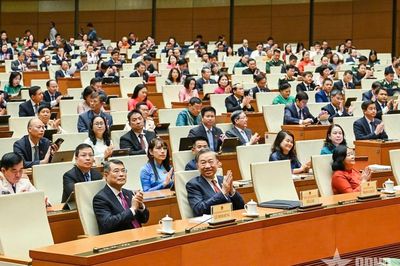 Từ thành công của kỳ họp không thường lệ đến khí thế phát triển mới