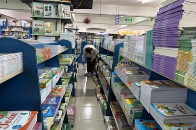 Bảo đảm đủ sách giáo khoa trước ngày khai giảng