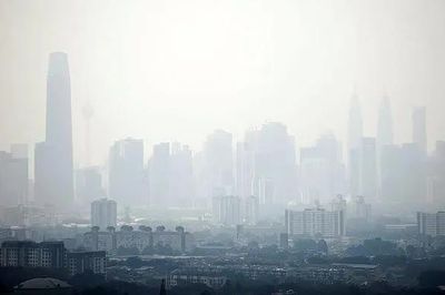 Indonesia mở không phận để Malaysia gieo mây chống khói mù