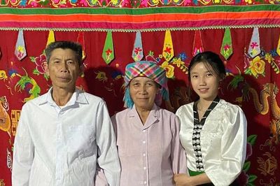 Nữ sinh người Thái muốn mang kiến thức về với bản nghèo
