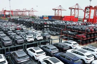 Cùng với Trung Quốc, ô tô nhập khẩu từ Đức và Mỹ tăng đột biến