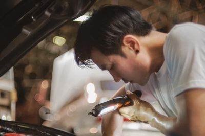 Những thói quen xấu rút ngắn tuổi thọ dầu xe