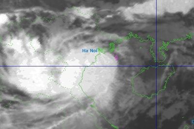 Bão số 4 ít di chuyển, giữ nguyên cường độ trên vùng biển phía Đông Bắc đặc khu Bạch Long Vĩ