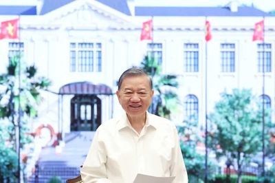 Không đồng nhất nhân tài với người có bằng cấp cao, thâm niên công tác