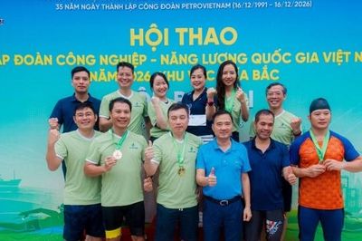 Vượt mưa lạnh, các 'kình ngư' Bộ máy QL&ĐH PETROVIETNAM đóng góp một nửa số huy chương của đoàn