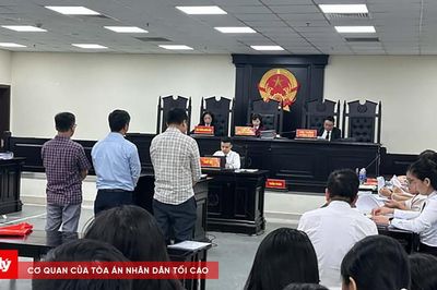 Cựu hiệu trưởng Trường Cao đẳng Du lịch Hà Nội hầu tòa vụ 'ăn chặn' tiền A80