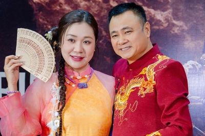Lần hiếm hoi vợ và 3 con xuất hiện ở sự kiện ủng hộ Đại tá Tự Long