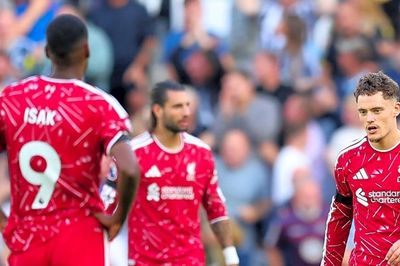 Bộ đôi đắt giá nhất Liverpool bị chỉ trích thẳng mặt