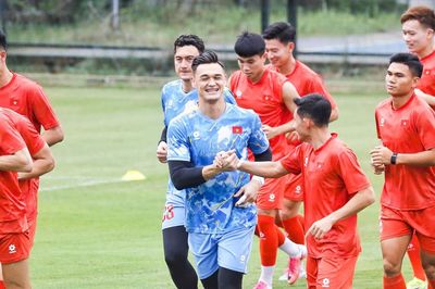 Tuyển Việt Nam 'trở lại mặt đất', sẵn sàng tiếp đón Thái Lan