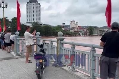 Lạng Sơn: Cảnh báo việc hiếu kỳ xem lũ tiềm ẩn nguy cơ mất an toàn