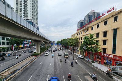 Hình ảnh khác lạ tại 'điểm đen' ngập úng Hà Nội sau trận mưa rả rích nhiều ngày