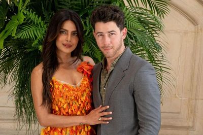 Priyanka Chopra tiết lộ bí quyết giúp cuộc hôn nhân 8 năm với Nick Jonas bền vững
