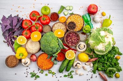 Mùa mưa đến, 5 nhóm thực phẩm nên có trong bữa ăn