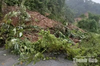 Mưa lớn gây ngập lụt và sạt lở nhiều tuyến giao thông trên địa bàn xã Na Mèo
