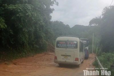 Thông xe trên Quốc lộ 217 đoạn qua xã Trung Hạ