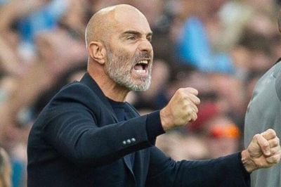 Man City thắng ngược nhưng chưa thoát bóng Pep Guardiola