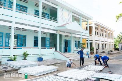 Cần Đăng chuẩn bị năm học mới từ trường lớp đến học sinh khó khăn