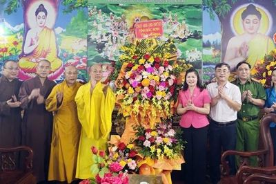 Bắc Ninh: Phó Chủ tịch HĐND tỉnh Lâm Thị Hương Thành chúc mừng lễ Vu Lan