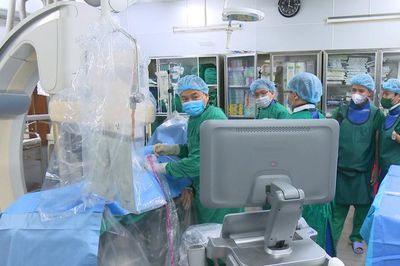 Chuyển giao kỹ thuật, phát triển y tế địa phương