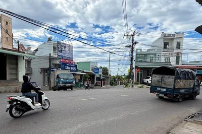 Nhiều bất cập tại nút giao ngã tư Cây Xoài