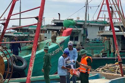 Ngư dân chung tay giữ bình yên tuyến biển
