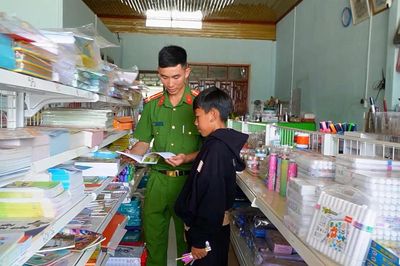Chắp cánh ước mơ cho trẻ mồ côi nơi biên giới