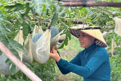 Trao 'cần câu' để thoát nghèo