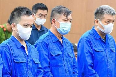 Cựu thứ trưởng Nguyễn Bá Hoan bị phạt 12 năm tù, được trả lại 4,9 tỷ đồng nộp thừa