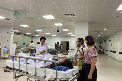 Bộ Y tế yêu cầu trực cấp cứu 24/24, hỗ trợ y tế kịp thời trong mưa lũ