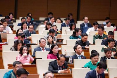 Quốc hội thông qua 3 luật về Ngân hàng Nhà nước, chống rửa tiền và tín dụng