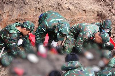 Tiếp tục phát hiện nhiều hài cốt liệt sĩ tại Công viên Lê Thị Riêng