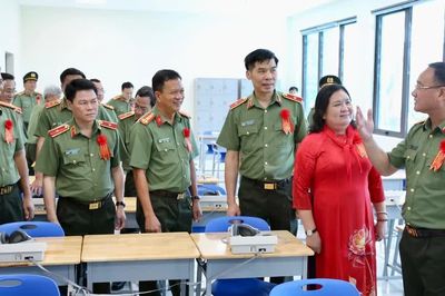 Công bố quyết định thành lập Trường Văn hóa Công an nhân dân IV