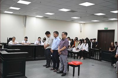Lĩnh 3 năm tù vì 'ăn chặn' tiền hỗ trợ của sinh viên