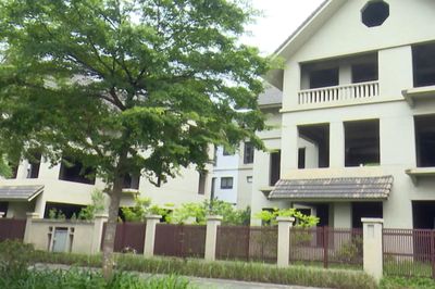 Lãng phí nguồn lực đất đai từ những biệt thự bỏ hoang