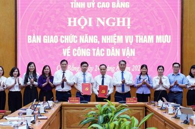 Bàn giao chức năng tham mưu công tác dân vận sang Đảng ủy MTTQ và các đoàn thể tỉnh