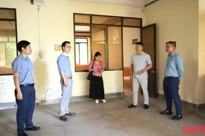 Tân Giang khảo sát các địa điểm bố trí nhà tạm cư Dự án đầu tư khai thác lộ thiên mỏ sắt Nà Rụa