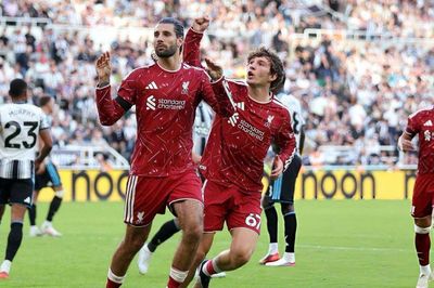 Thoát hiểm ngoạn mục, Liverpool chia điểm Newcastle trong trận cầu nghẹt thở