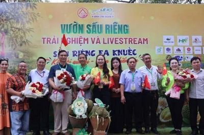 Bí thư Đảng ủy xã Ea Knuếc tham gia 'chốt' đơn sầu riêng tại phiên livestream