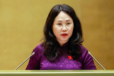 Quốc hội thống nhất kiểm soát 3 vòng với các xuất bản phẩm về lịch sử, lãnh tụ