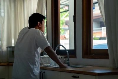 Vợ bỗng nhiên thích nấu ăn, tôi chưa kịp mừng đã phát hiện cô ấy ngoại tình
