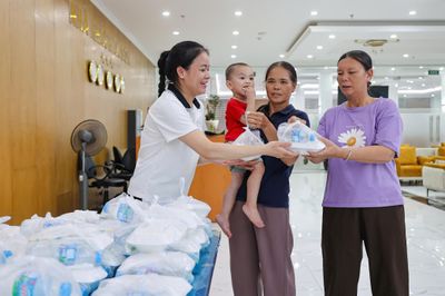 Công an Lạng Sơn trắng đêm cứu người, mở cửa nhà khách đón dân vùng lũ