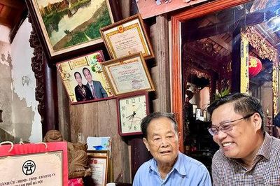Đại Thanh: Thăm, tặng quà người có công nhân dịp Quốc khánh 2-9