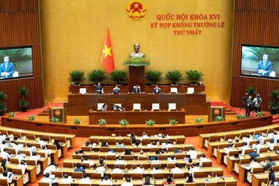 Quốc hội thông qua nhiều luật, nghị quyết và bế mạc Kỳ họp không thường lệ