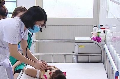 Mỗi tuần có 3.000 ca tay chân miệng, Bộ Y tế khuyến cáo '3 sạch' phòng bệnh